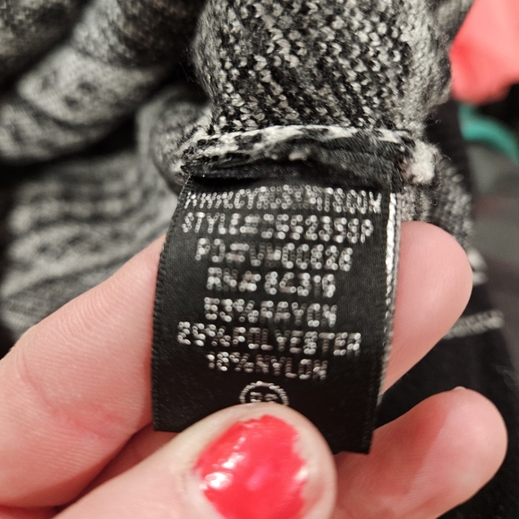 CYRUS Black & White Geometric Knit Mock Neck Sweater | Petite Small - Picture 6 of 14